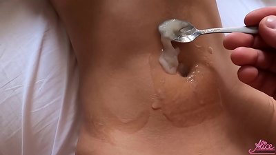 Терең Минет және құмарлық секс Жақын план - Жеген сперматозоид
