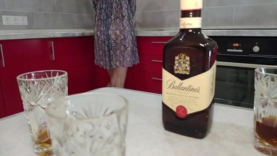 Досының мас әйелімен жыныстық қатынас. Мен оны жүкті етпеймін деп үміттенемін.